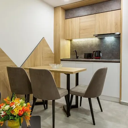 Inter Apartment *