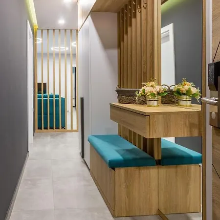 Inter Apartment *