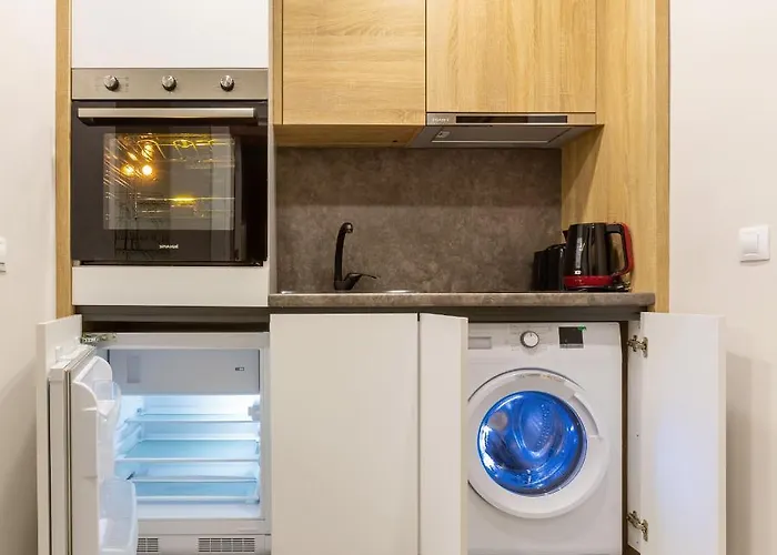 アパート Inter ポモリエ