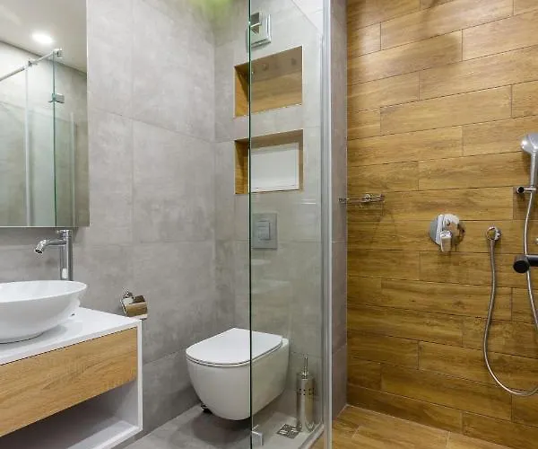 アパート Inter ポモリエ