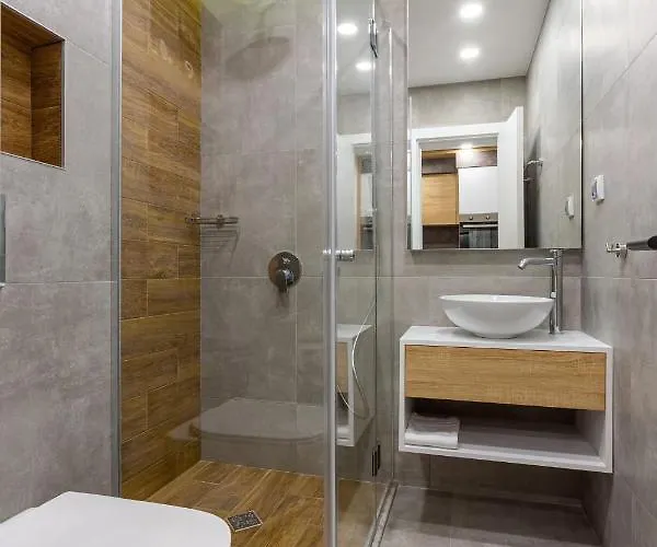 アパート Inter ポモリエ