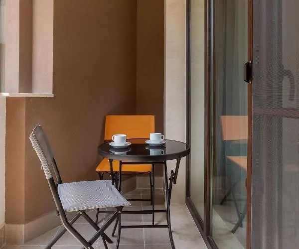 Inter アパート *